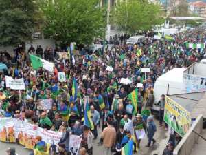 Des milliers de personnes manifestent à Tizi Ouzou : «Pour un GPRA émanant du peuple»