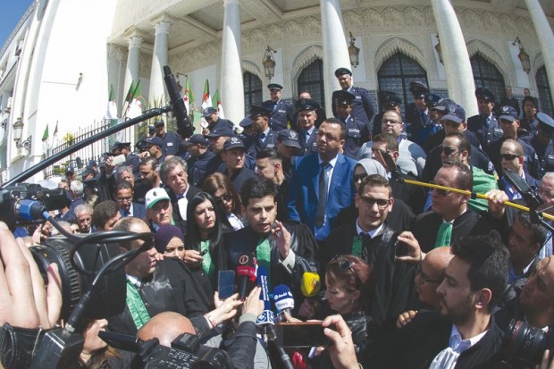 Algérie - ILS ONT MANIFESTÉ HIER À ALGER:  Les magistrats refusent de superviser la présidentielle