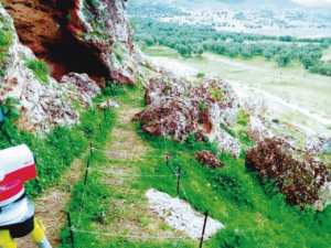 تضم أدوات حجرية أبهرت الباحثين الفرنسيين  المطالبة بتصنيف مغارات «أوزيدان» بتلمسان ضمن المعالم الأثرية