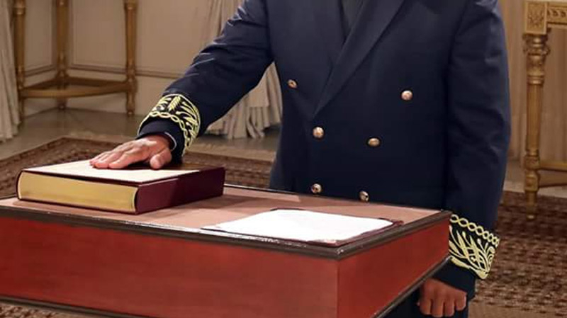 عبد القادر بن صالح يجري حركة في سلك  الولاة