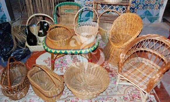 Ouargla: formation de jeunes dans la vannerie à base de dérivés du palmier