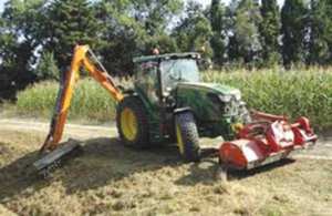 BERRAHAL/ANNABA - Des tractopelles pour désherber des espaces verts