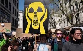 Planète - Climat: En pleines européennes, les jeunes à nouveau dans la rue pour le climat vendredi