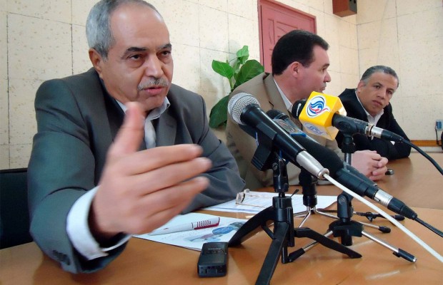 Algérie - Pour entamer les négociations Benbitour appelle le pouvoir et les manifestants à désigner leurs représentants