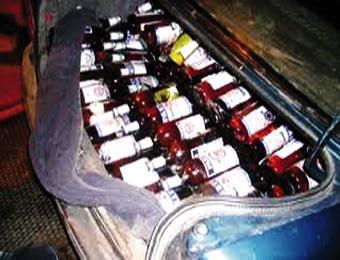 حجز 1500 قارورة من المشروبات الكحولية بتيزي وزو                                    مصالح الأمن تداهم حانة غير شرعية في إيرجن