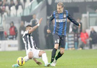 A l'étranger                                    Serie A/ L'Inter met fin à 15 mois d'invincibilité de la Juve !