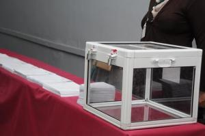 احتجاج ببسكرة لتغيير قوائم مؤطري الانتخابات