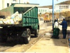 بلدية وهران بحاجة إلى 100 حاوية لنقل القمامة لتبدو نظيفة