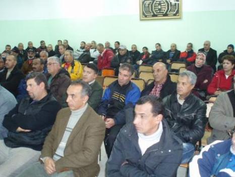 أساتذة التربية البدنية المدمجون في‮ إضراب عن الطعام بالمسيلة‮