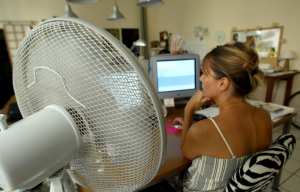 Planète - Canicule: Pourquoi les climatiseurs aggravent le réchauffement climatique