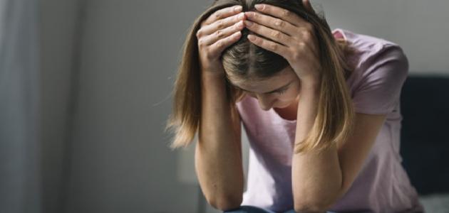 تعريف القلق وأعراض القلق النفسي