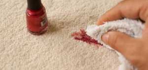 كيف أزيل المناكير عن الملابس