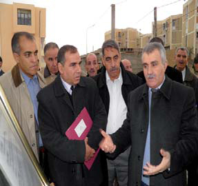 والي المسيلة يأمر بفسخ العقد مع مسيّر محطة المسافرين ومراجعة مخطط المرور                                    بعد أن تفاجأ بالوضعية الكارثية للمحطة القديمة