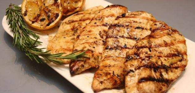 طريقة تتبيل صدور الدجاج المشوي