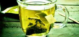 ما فوائد شرب الشاي الأخضر على الريق