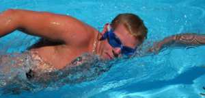 كيفية تعلم سباحة