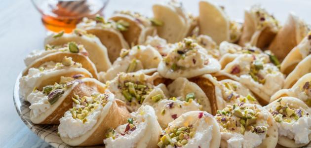 عمل القطايف بالقشطة