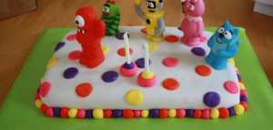 تزيين كيك عيد ميلاد الأطفال