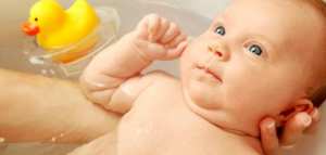 استحمام الطفل حديث الولادة - فيديو