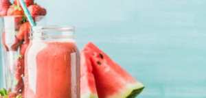 سموثي البطيخ والتوت
