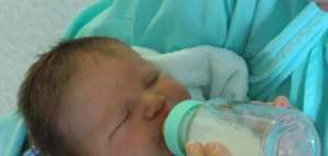 عدد مرات الرضاعة للمولود