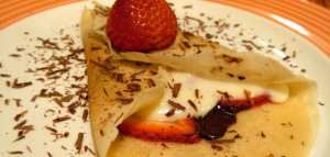 طريقة عمل الكريب بالشوكولاتة والفراولة - فيديو