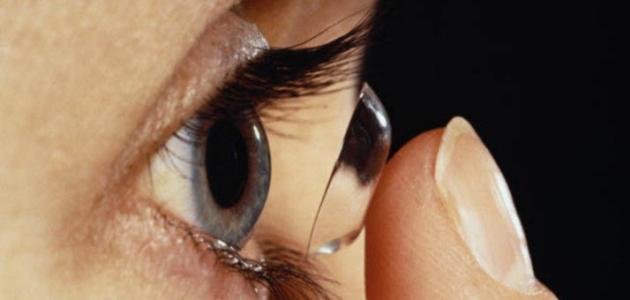 أسهل طريقة للبس العدسات