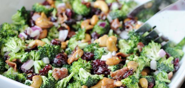 عمل سلطات للعشاء