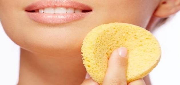 فوائد تقشير أحماض الفواكه للوجه