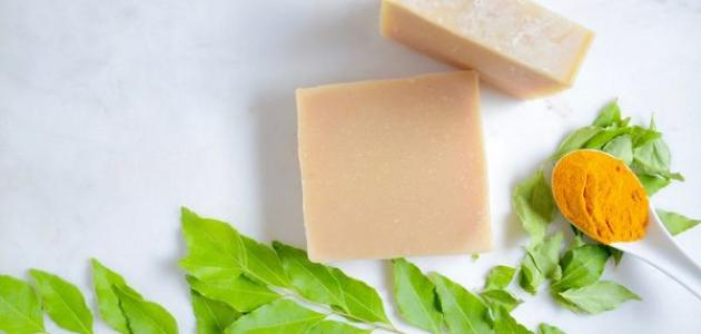 فوائد صابونة الكركم للوجه والجسم