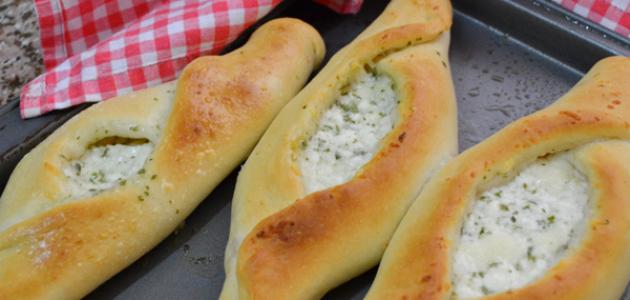 طريقة عمل الفطيرة بالجبنة