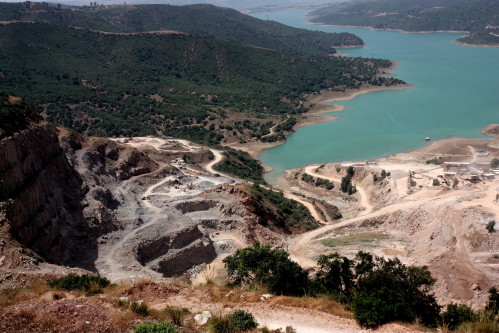Bouzegza Keddara (Boumerdès) - Exploitation des carrières: Les monts de Bouzegza se meurent