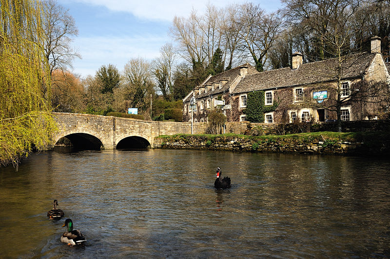 Planète (Angleterre) - Voici Bibury, le merveilleux village anglais où le temps semble s'être arrêté
