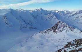Planète - Autriche: Un glacier attaqué à la pelleteuse pour élargir une piste de ski, les associations s’alarment