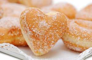 طريقة عمل دونات رائعة محشية بالشوكولاطة سهلة و مجربة