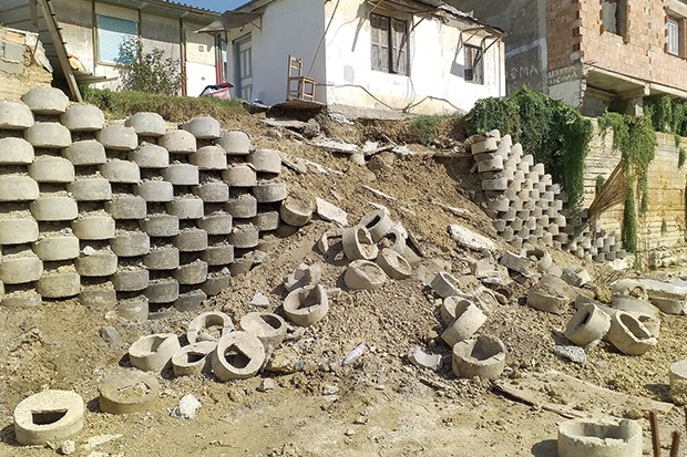 Alger - UN CHANTIER DE CONSTRUCTION MENACE LEURS HABITATIONS: Des familles en danger à Beni Messous