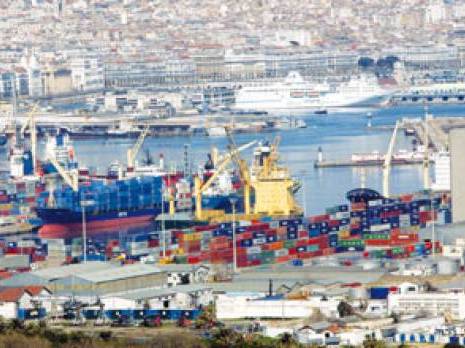 Les compagnies étrangères dictent la loi                                    Imposant de nouvelles conditions de fret maritime à l'Algérie