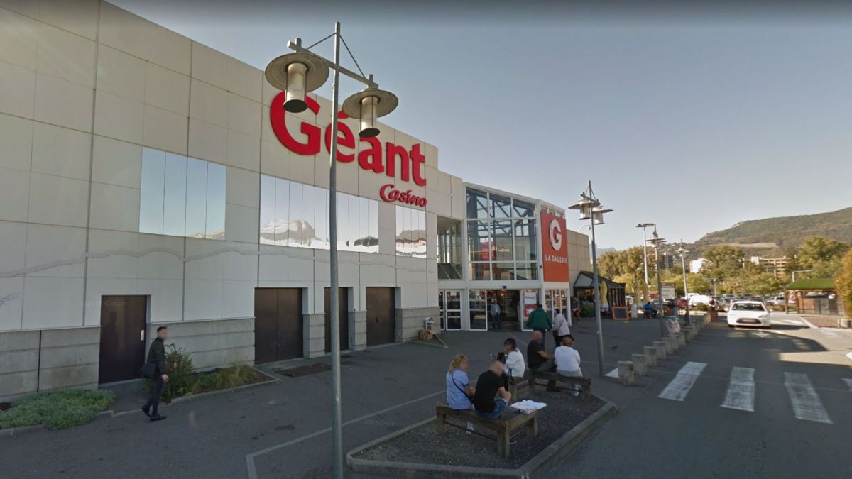 Planète (France) - Isère: un SDF se laisse enfermer dans un hypermarché et passe la nuit à boire et à manger