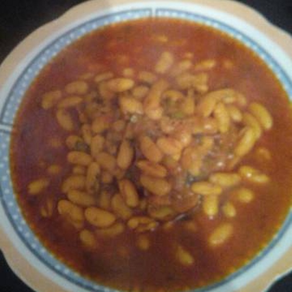 لوبيا البيضة بالدجاج مرقة حمرا