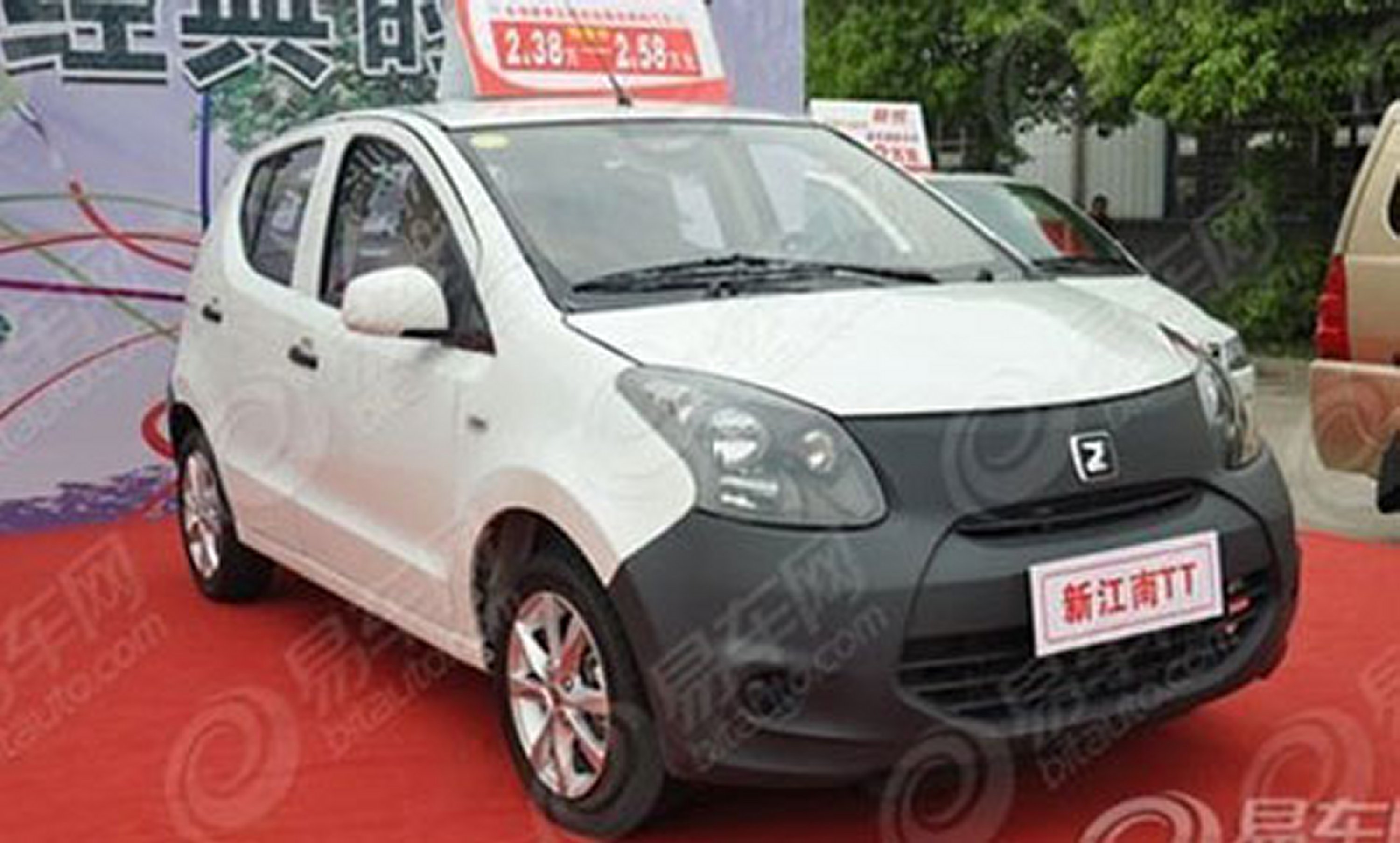 Zotye Z100, une copie conforme de la Maruti 800, et la Chery QQ, la réplique de Daewoo Matiz  Stars du salon de l'automobile