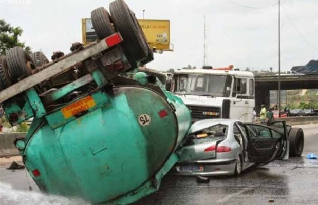 El Hadjar (ANNABA) - 2 morts et 2 blessés dans un carambolage