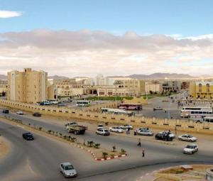 بطالون يشلون الدراسة وطلبة يغلقون كلية ببسكرة