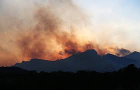 Planète (France) - Tempête Ciara: Levée du confinement en Corse, des renforts aériens attendus pour éteindre le gigantesque incendie