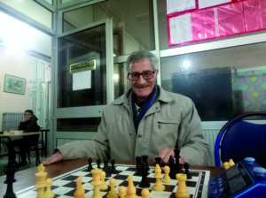 Ahmed Mentseur. Doyen des joueurs d’échecs à Constantine: Une mémoire vivante