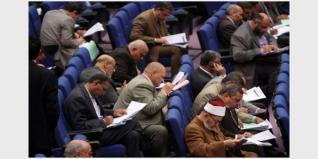 Egypte: la justice suspend la commission constituante