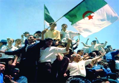 «La France ne peut pas se réconcilier avec l'Algérie», selon Marine Le Pen