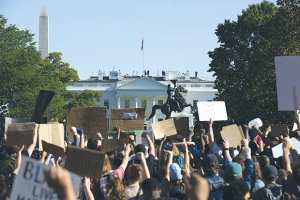 Planète - LES USA EN PROIE À UNE RÉVOLTE QUI FAIT VACILLER TRUMP: LE CAUCHEMAR AMÉRICAIN