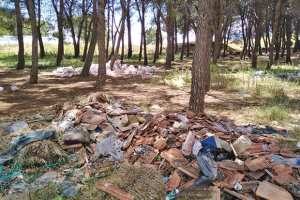 Souk-Ahras - CRIME CONTRE LA NATURE: Une décharge sauvage en face d’un hôpital