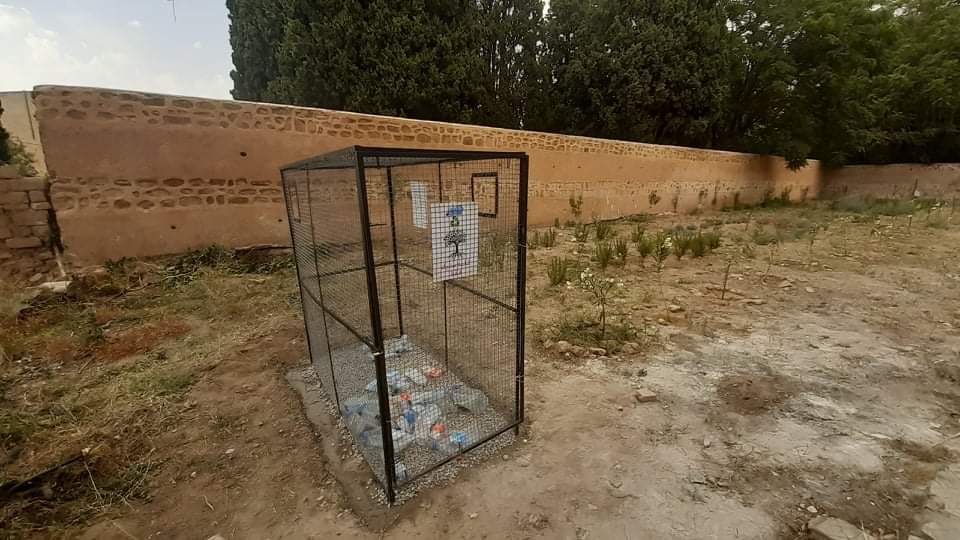 Belle initiative de recyclage de plastique du groupe écologique 