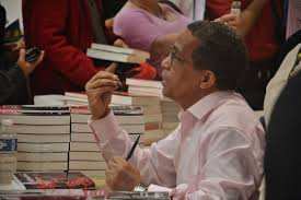 « Le sel de tous les oublis », le nouveau roman de Yasmina Khadra